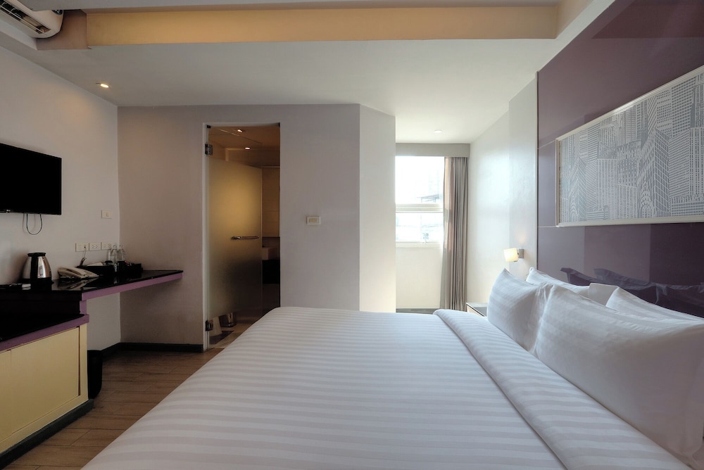 Deluxe Double Room, City View photo 2