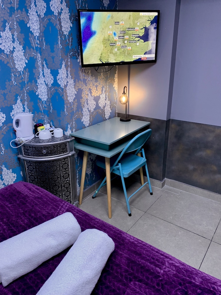 Superior Double Room, Ensuite (No Window-Airconditioning)