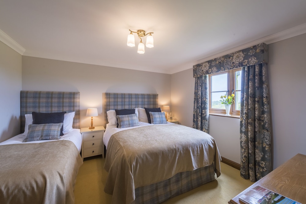 Triple Room, Ensuite photo 1