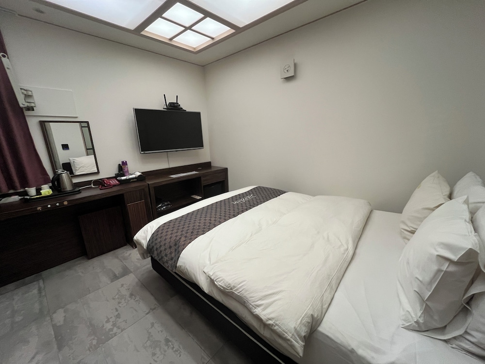 Deluxe Double Room, City View
