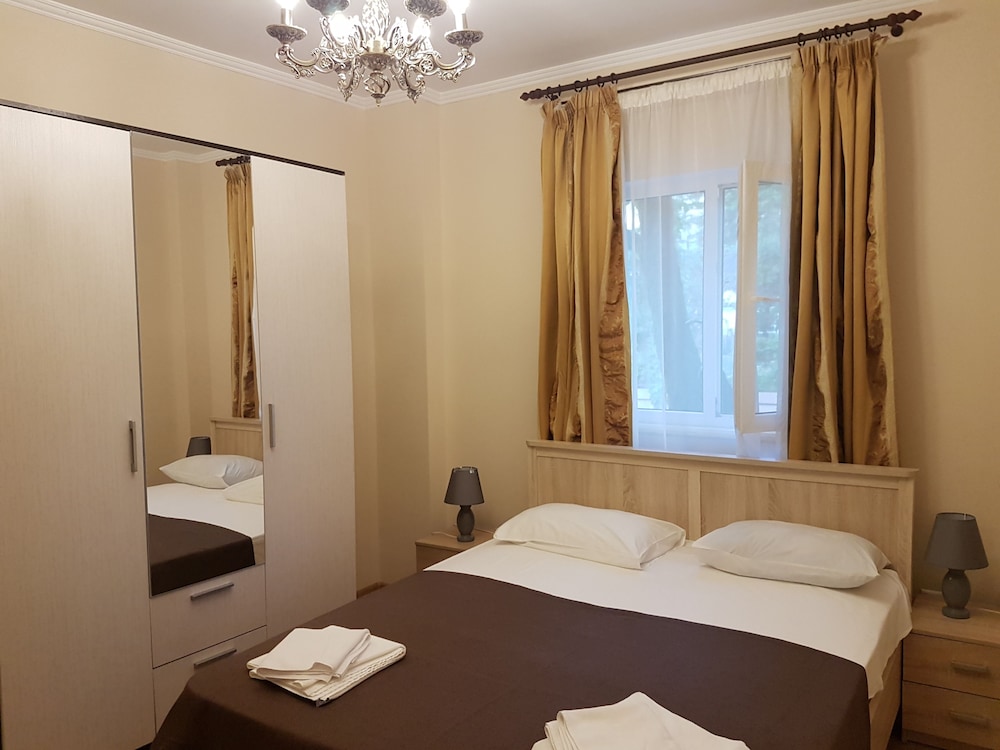 Standard Double Room, 1 King Bed photo 1