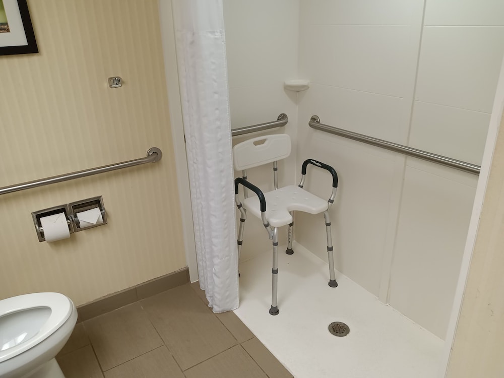 Suite, Accessible, Non Smoking (2 Queen Beds & 1 Sofa Bed) - Photo 5