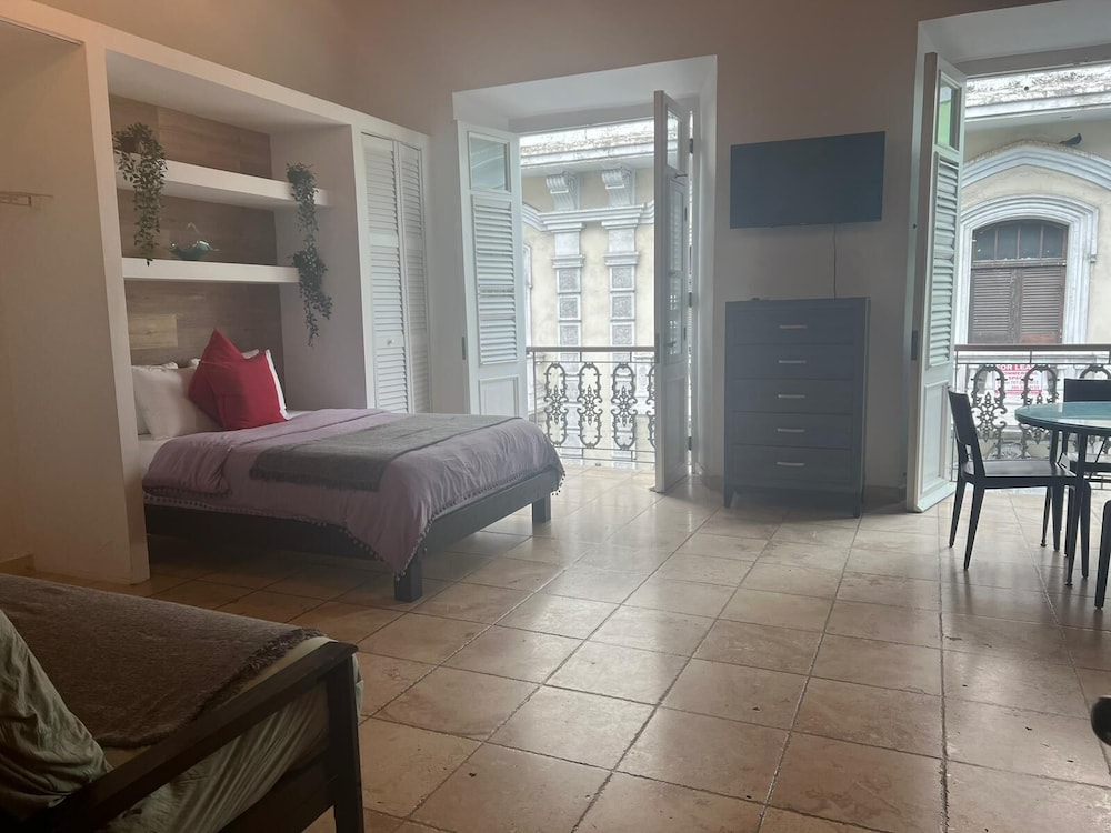 Deluxe Studio Suite (Is In 106 C Fortaleza Apt 1 San Juan Pr 00901