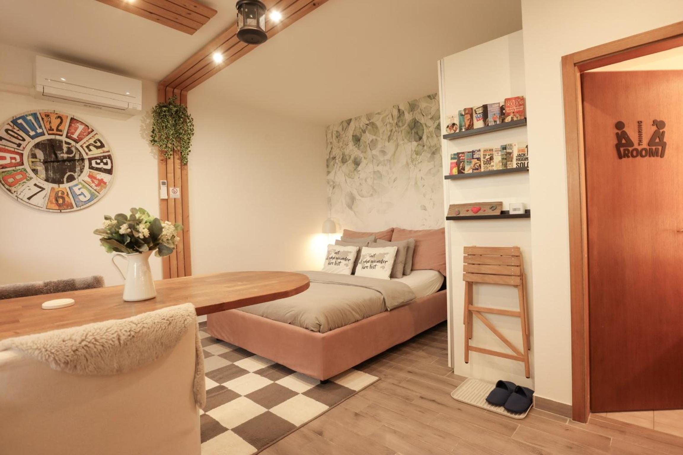 Studio with Terrace and Private Bathroom - Photo 10