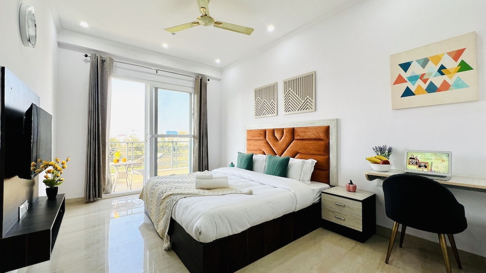 Premier One Bedroom Apartment - Photo 11