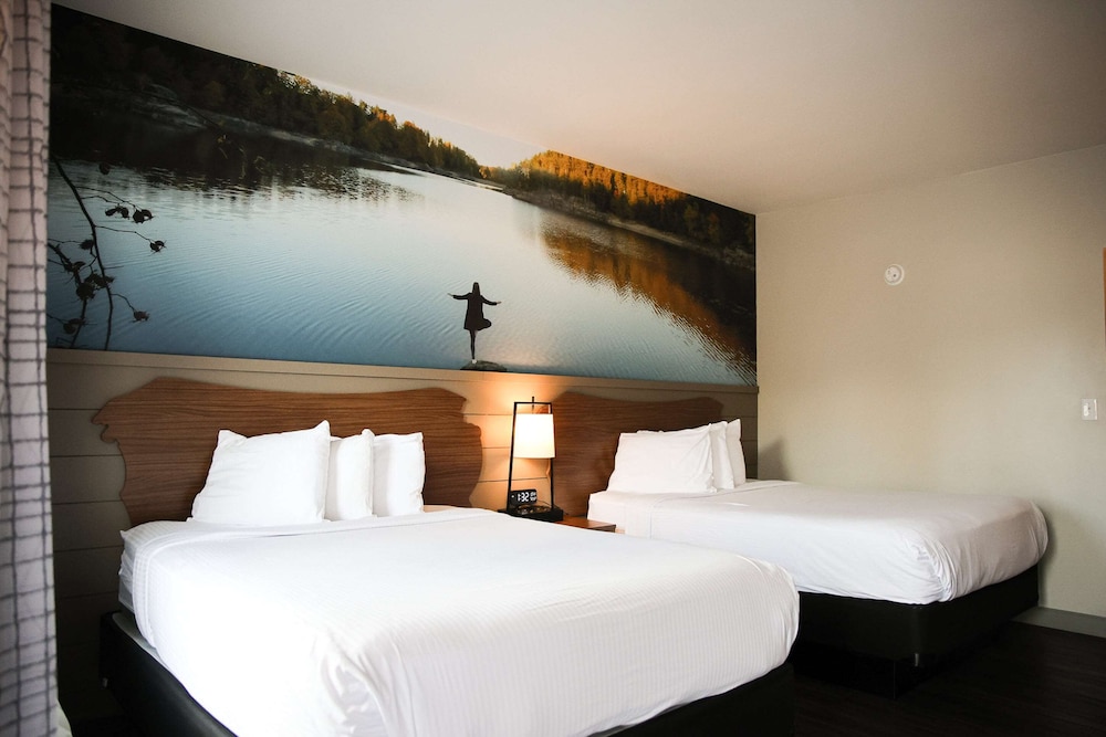 Standard Room, 2 Queen Beds, Non Smoking (Walk-in Shower;Theme Room) photo 2
