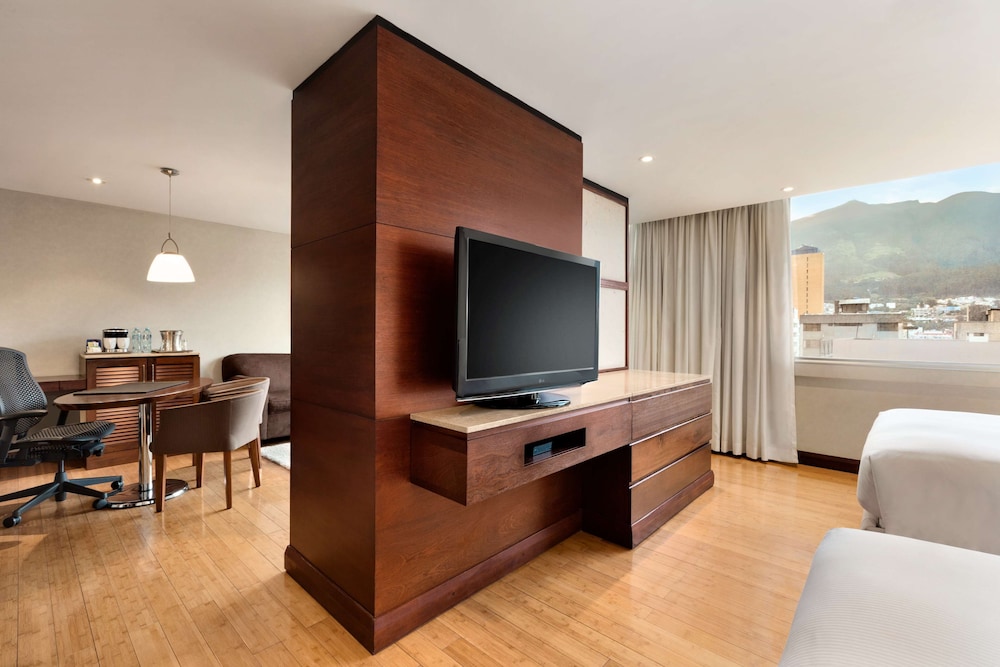 2 Double Beds, Executive Suite, Executive Lounge Access photo 3