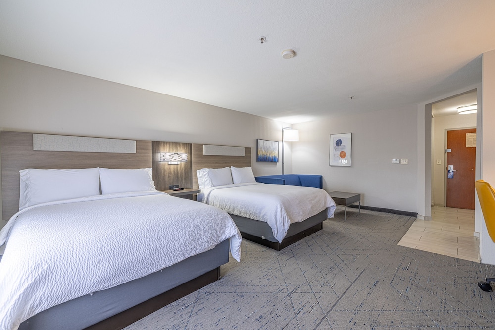 Suite, Multiple Beds (Extra Floor Space) - Photo 2