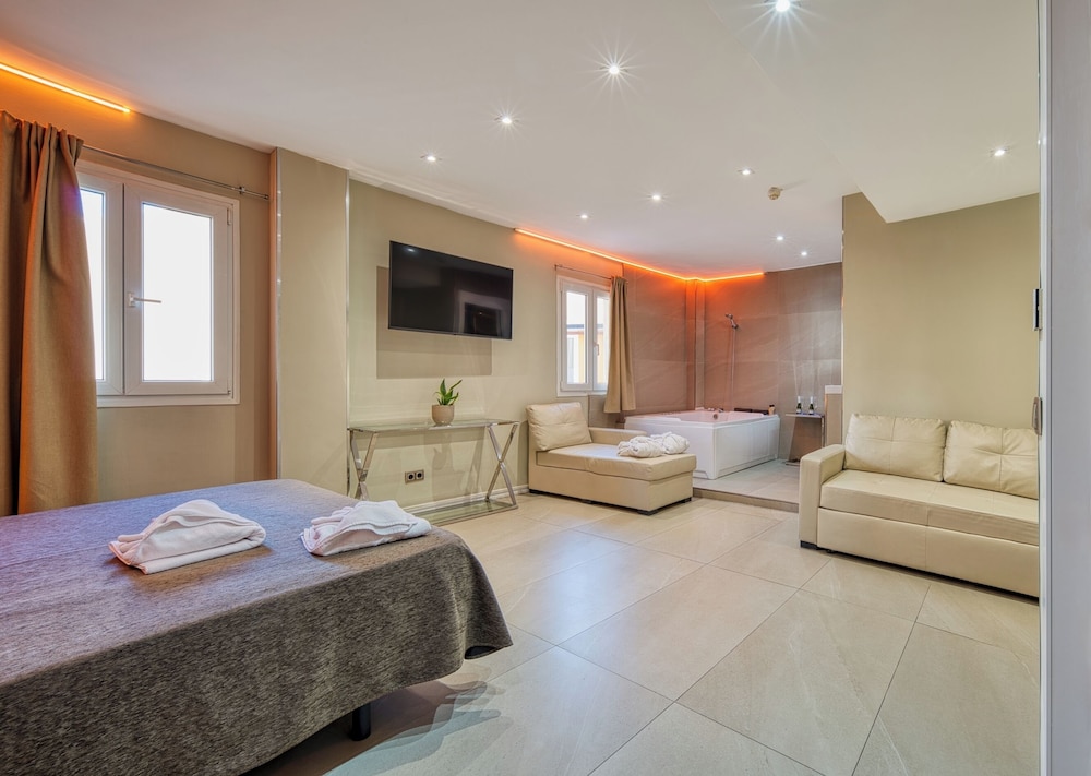 Suite, Baño de Hidromasaje (Habitacion Con Jacuzzi Iv)