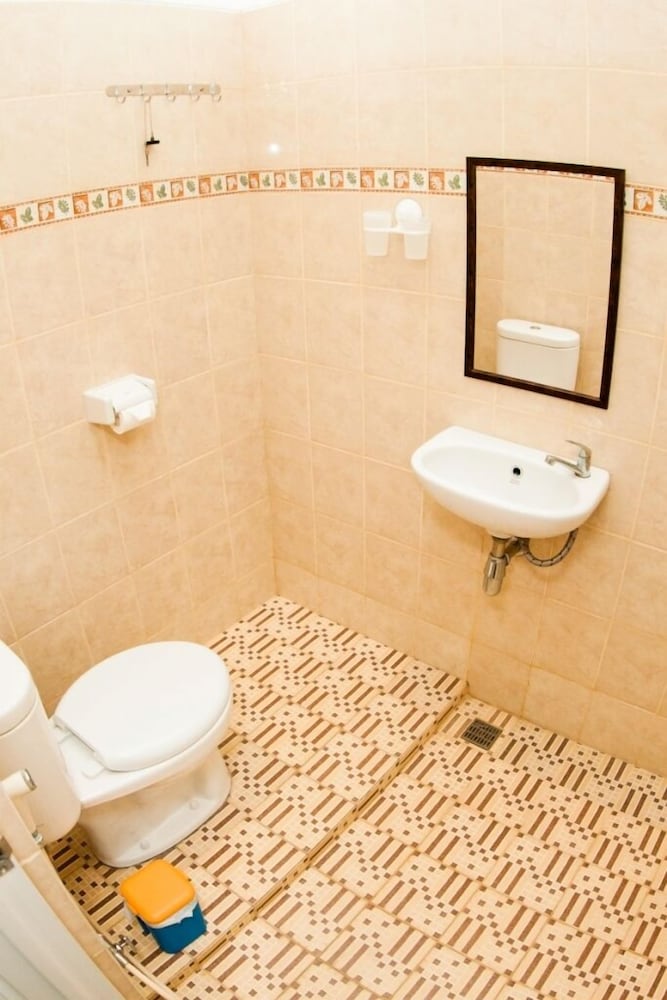 Standard Room (Lowest, Shared Bathroom) photo 3