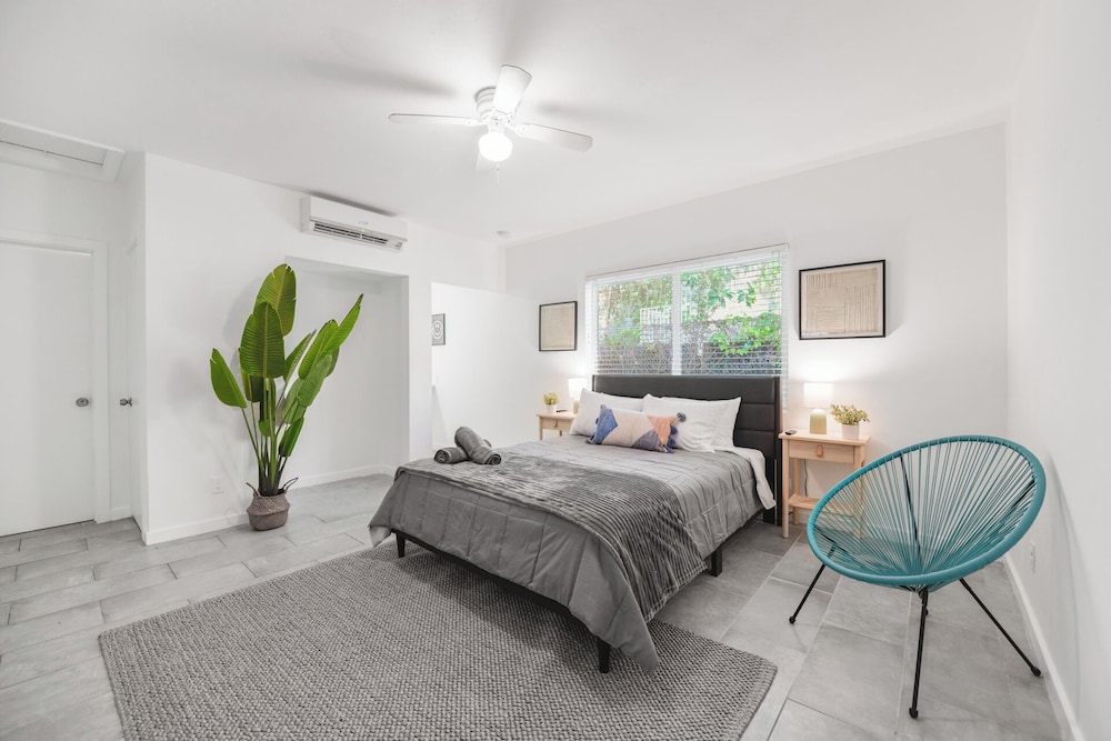 Standard Room, 1 Queen Bed photo 1