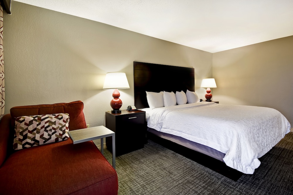 Room, 1 King Bed, Non Smoking - Photo 2