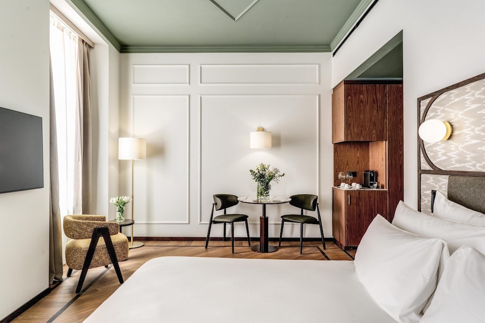 Superior Room (Collection)