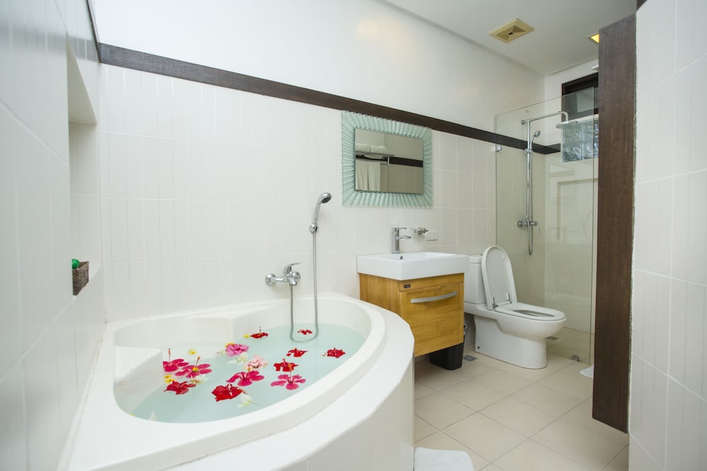 Suite - Photo 6
