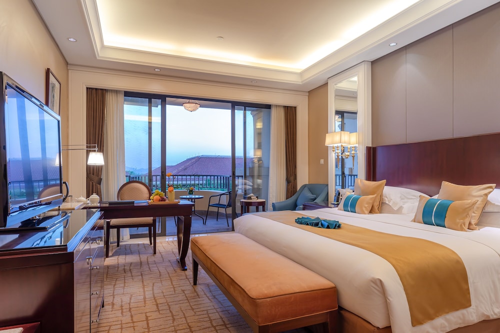Deluxe Room with Garden View photo 1