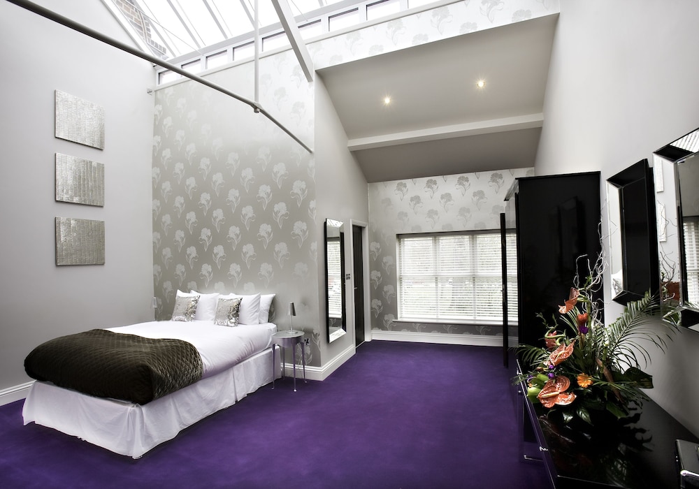 Suite, 1 King Bed, Non Smoking photo 3