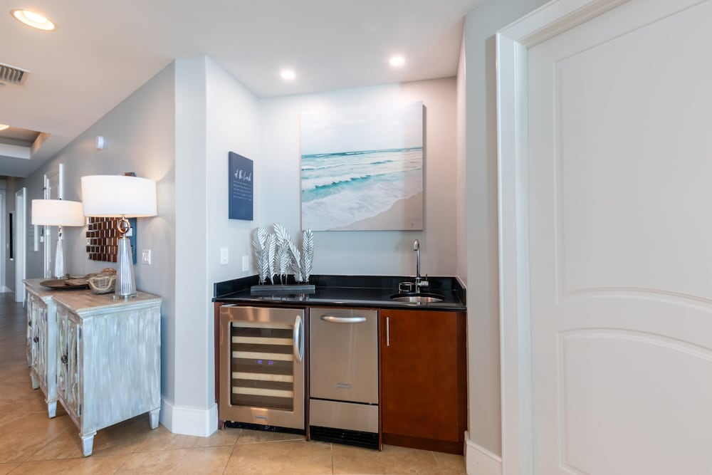 Signature Condo, 3 Bedrooms, Beach View, Beachfront photo 3