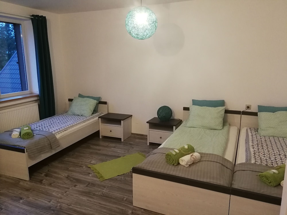 Triple Room, 3 Twin Beds, Private Bathroom (4) photo 3