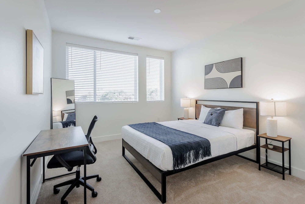 Deluxe Apartment photo 2