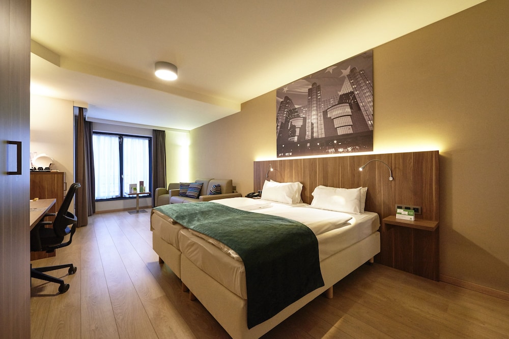 Suite, 1 King Bed with Sofa bed