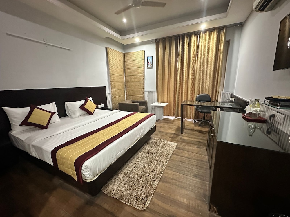 Luxury Double Room, Balcony, City View photo 1