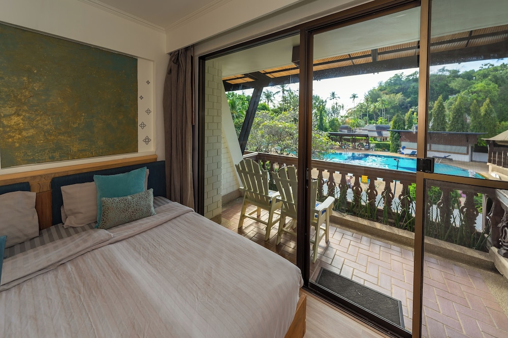 Deluxe Room - Photo 16