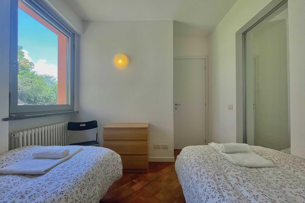 Family Apartment, Multiple Bedrooms, 2 Bathrooms, Mountainside (Gaeta 'Lake View') photo 1