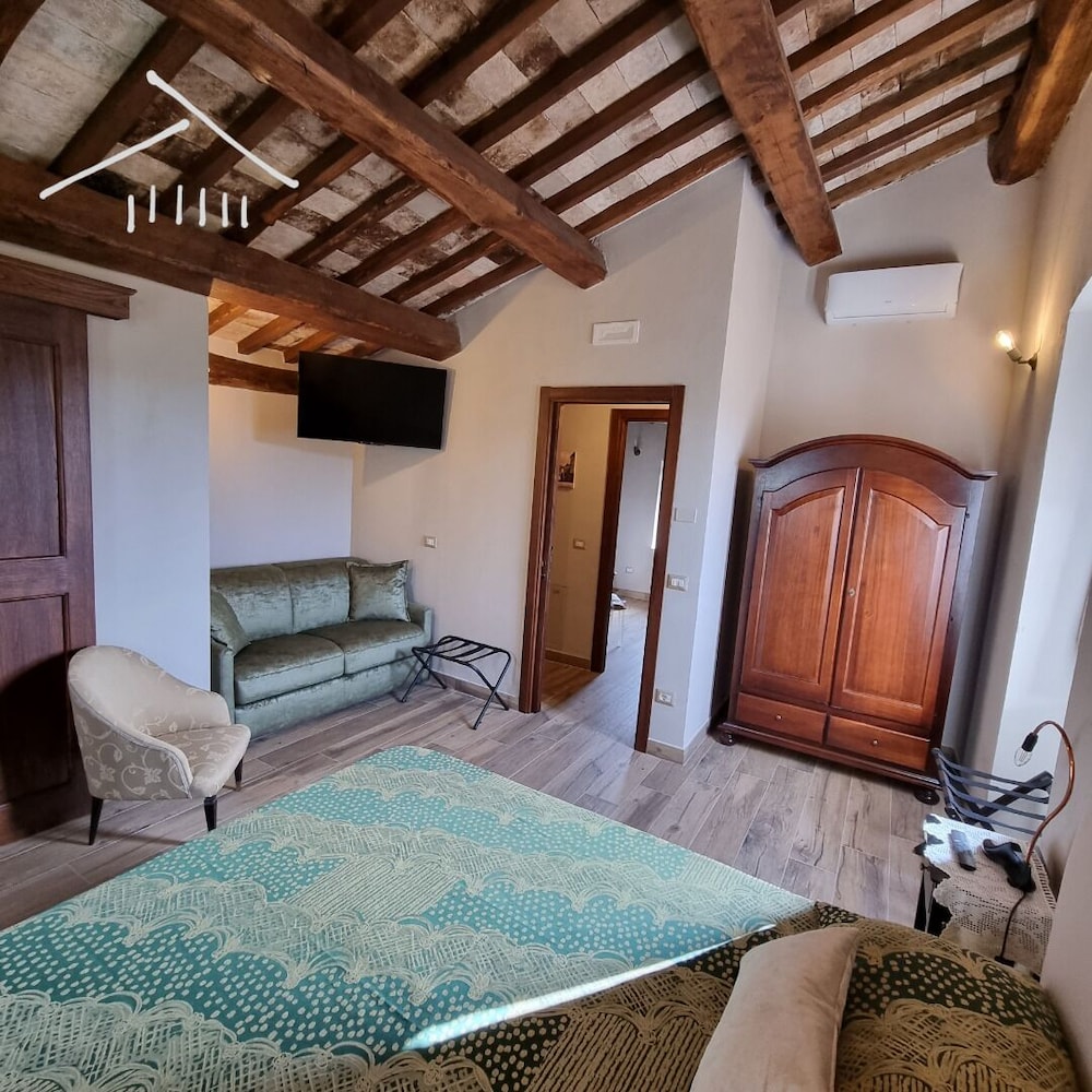 Deluxe Double or Twin Room photo 3