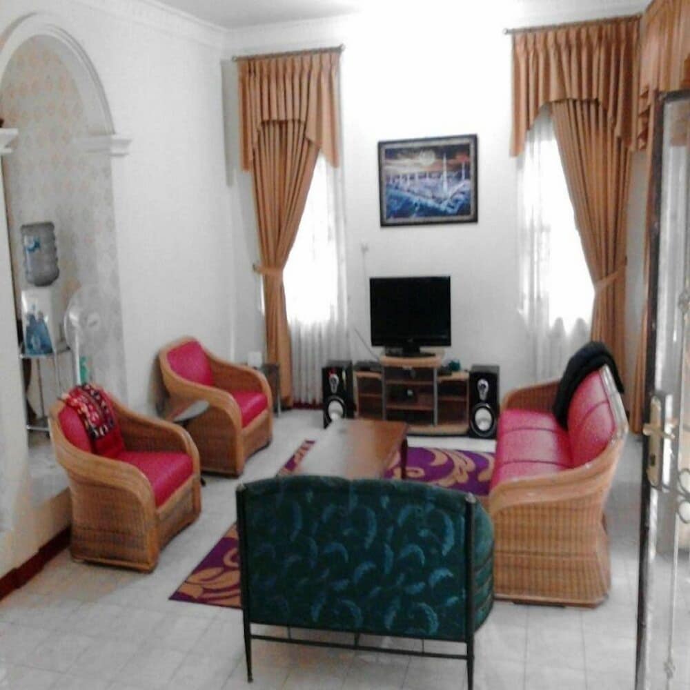 House, 4 Bedrooms photo 3