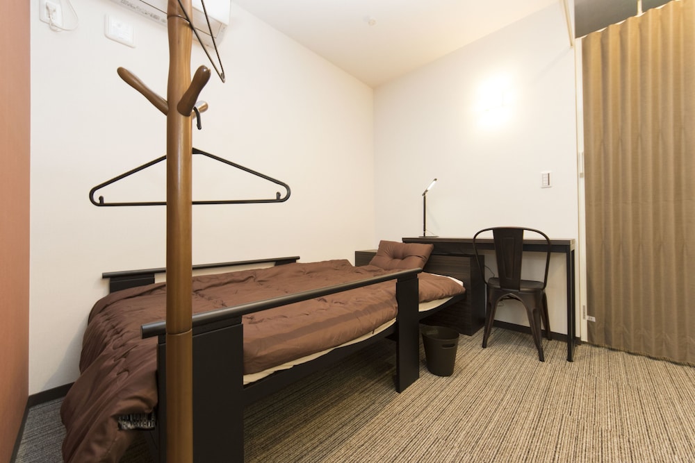 Single Bed - Female Only, Non Smoking photo 1