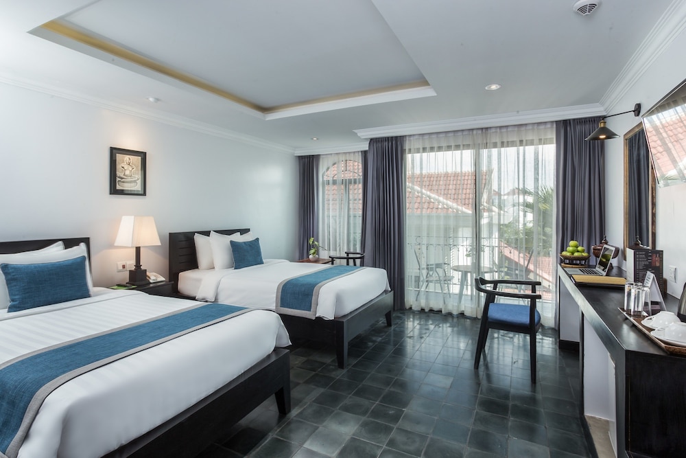 Family Suite Connecting Room With Balcony - Free Pick Up