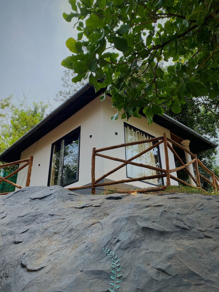 Villa, Garden View