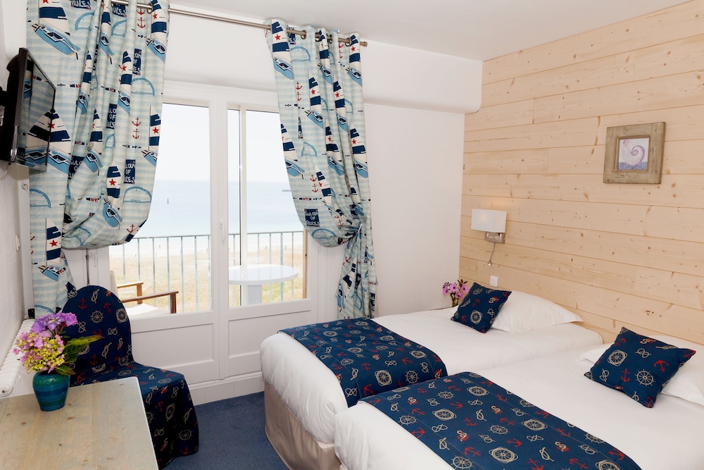Double or Twin Room, Ocean View photo 2