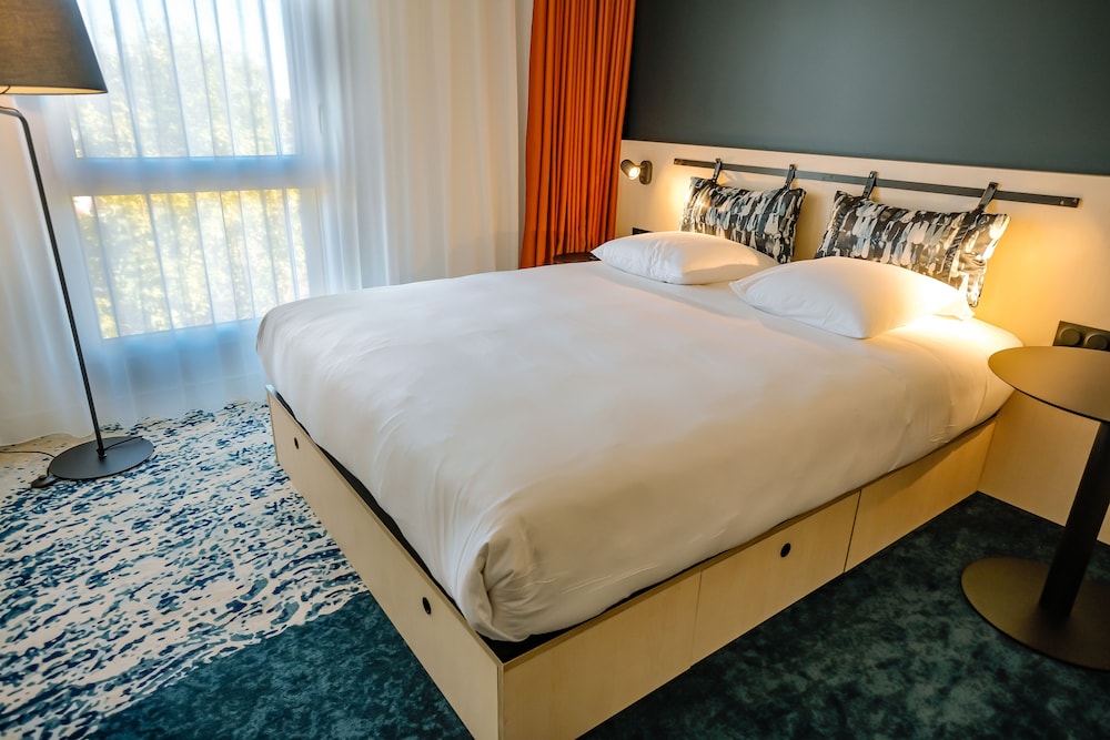 Comfort Room, 1 Double Bed, Lake View - Photo 2