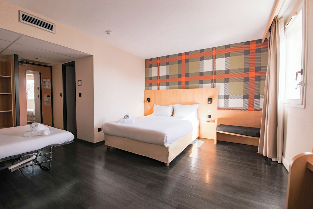 Family Quadruple room with bunkbeds and bathtub - Photo 11