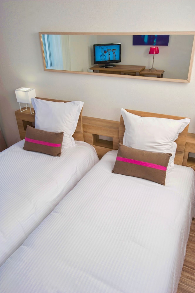 Studio, 2 Twin Beds - Photo 2