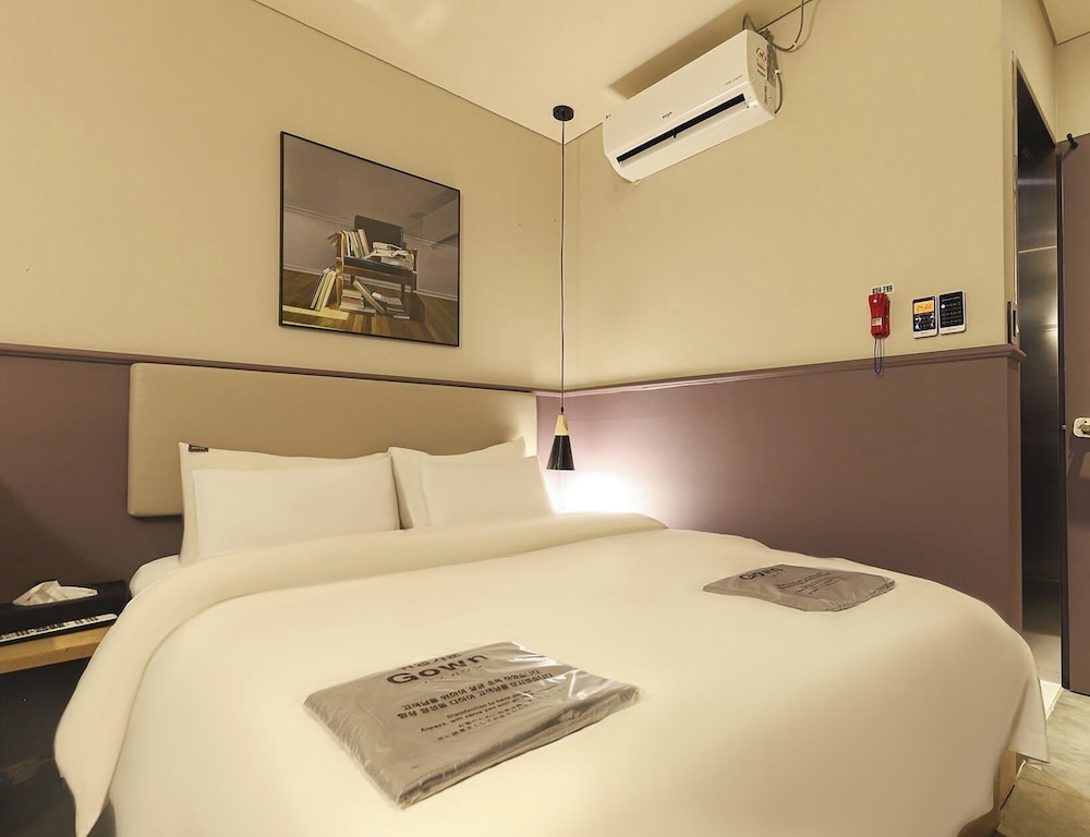 Standard Double Room, City View photo 1