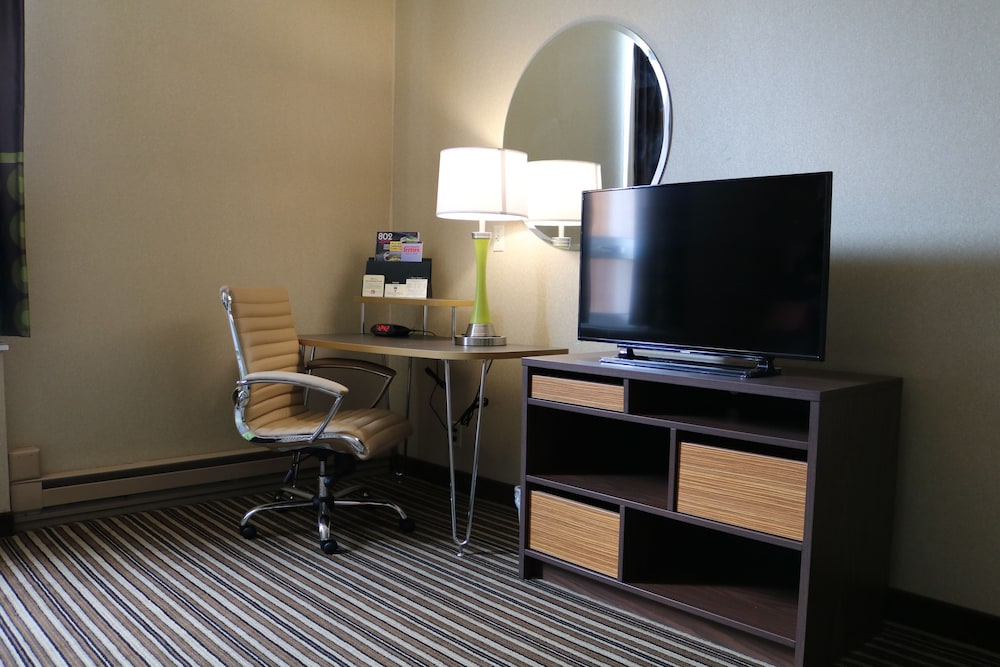Suite, 2 Double Beds, Non Smoking (Oversized Suite) - Photo 4