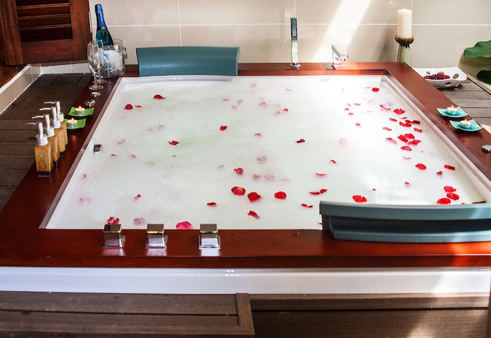 Luxury Suite photo 3