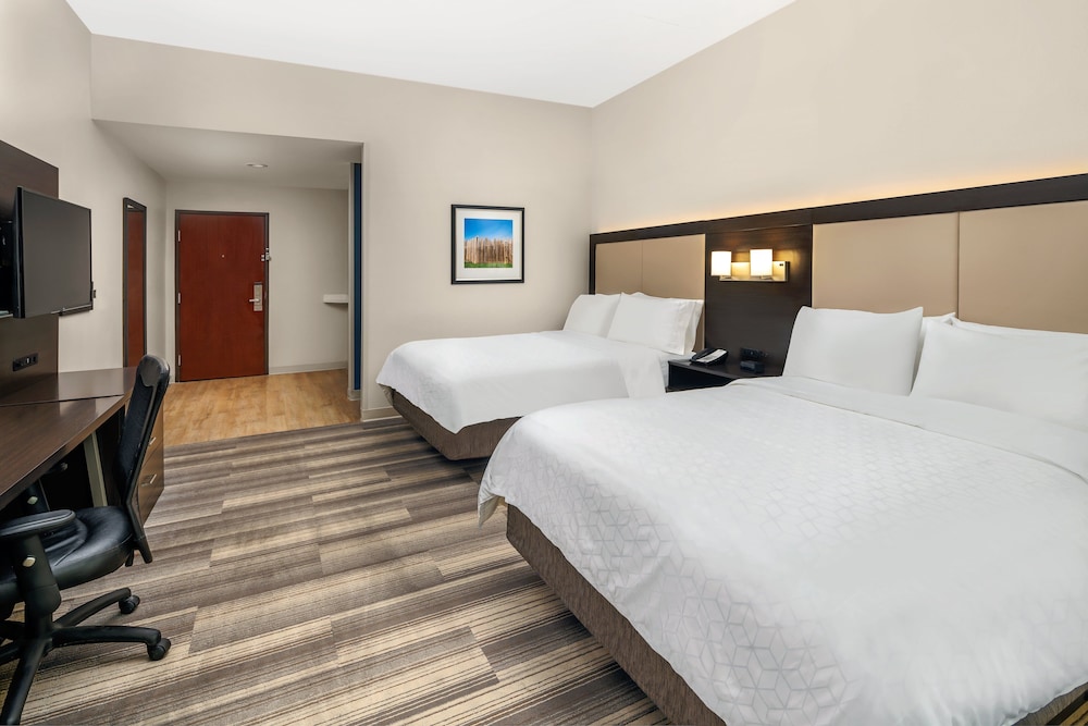 Standard Room, 2 Queen Beds, Accessible (Mobility) - Photo 1