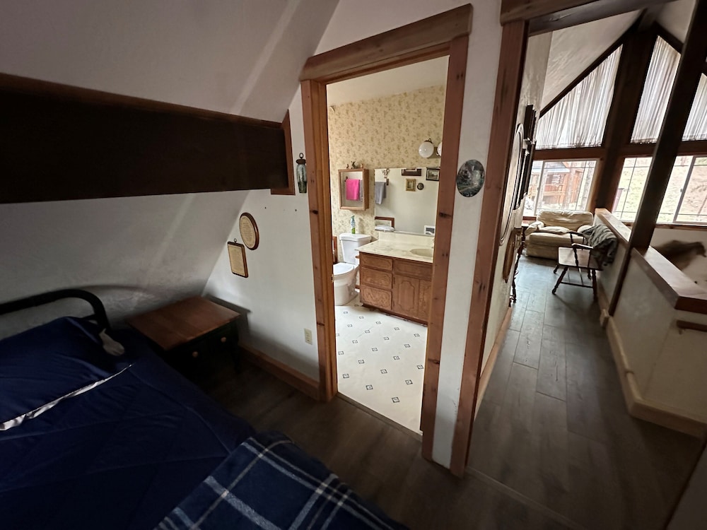 Standard Cabin photo 3