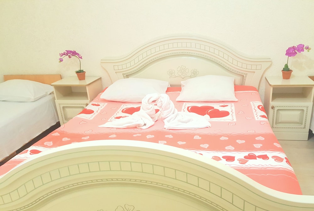 Family Studio, Multiple Beds photo 3