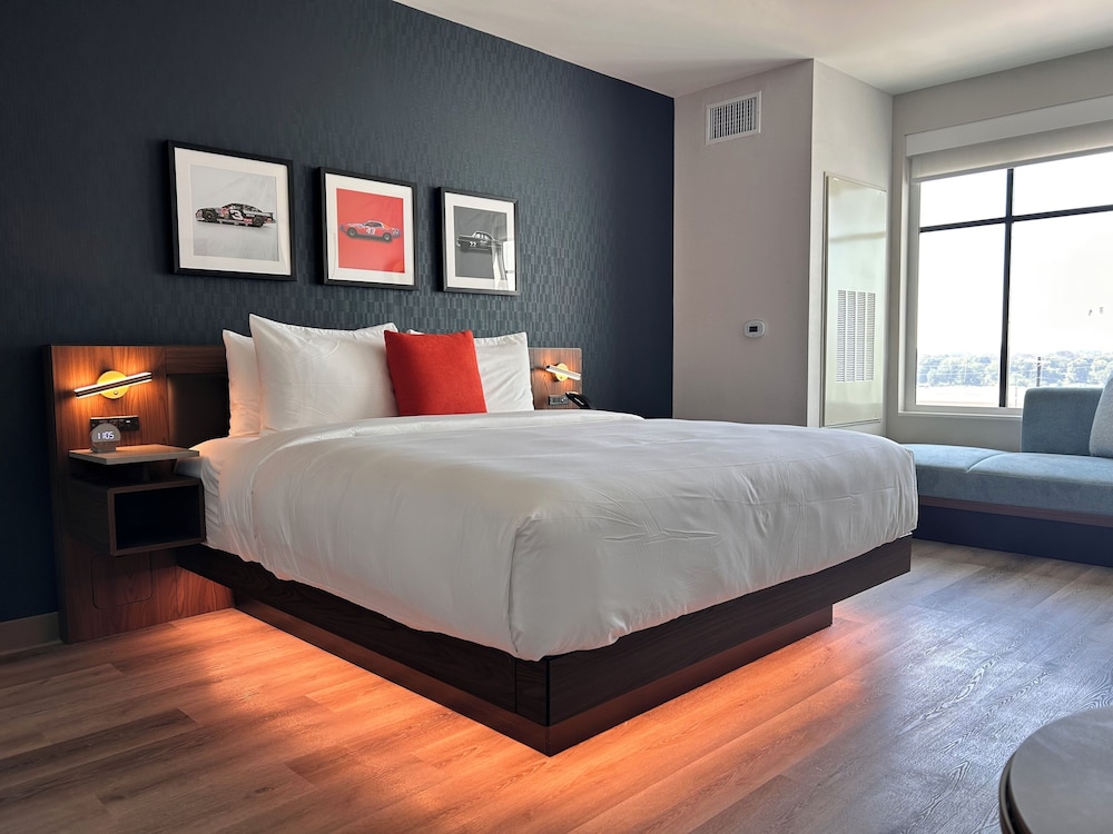 Room, 1 King Bed, Accessible Bathtub, Non Smoking
