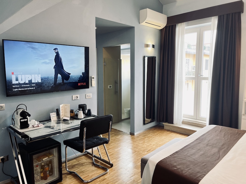 Panoramic Suite, Jetted Tub photo 1