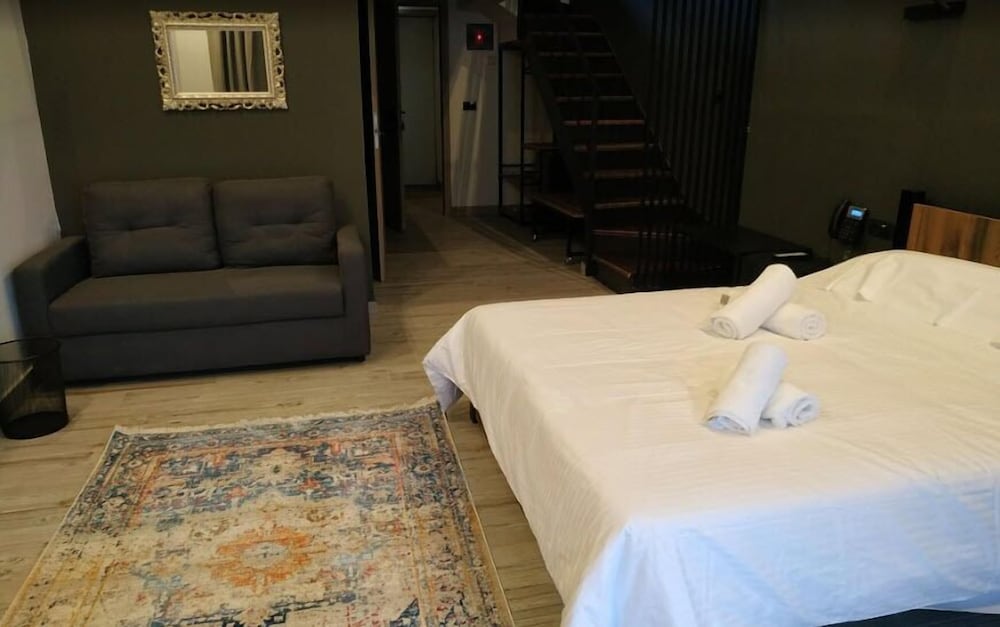 Deluxe Suite photo 1