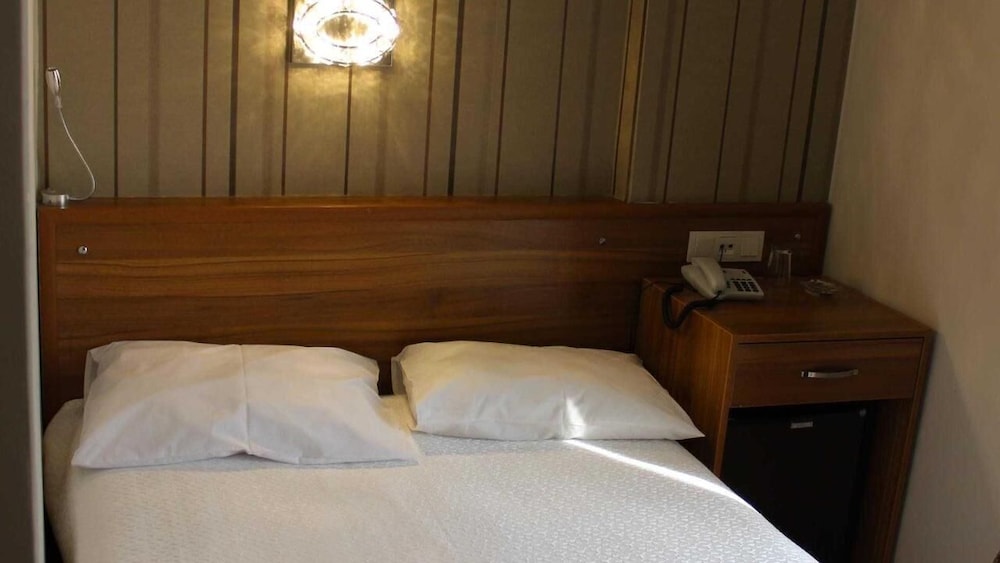 Double Room Single Use, Non Smoking, City View photo 2