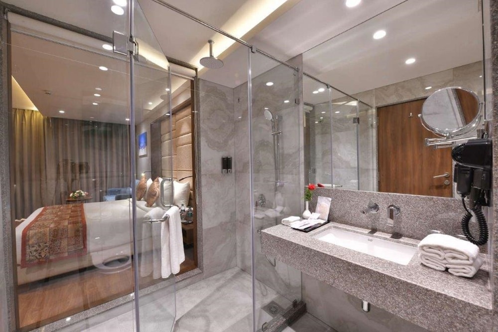 Club Double Room - Photo 2