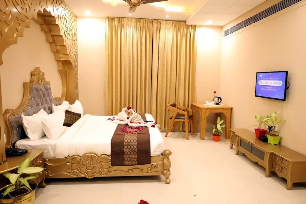 Royal Suite - Photo 2