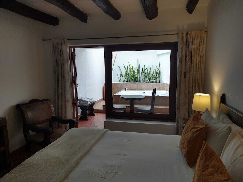 Junior Suite, 1 Queen Bed, Hot Tub photo 1