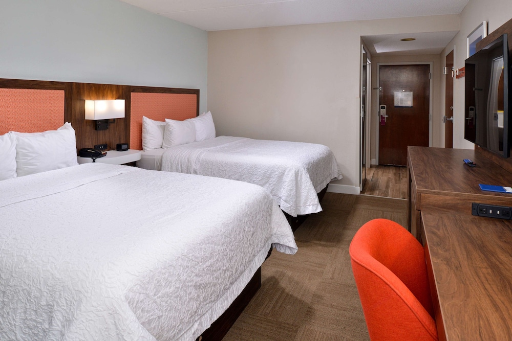 Room, 2 Double Beds, Non Smoking (Drinks/Snacks) - Photo 3